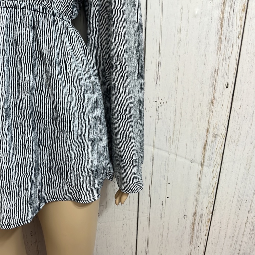 audrey 3+1 Open Front Romper - Picture 6 of 13